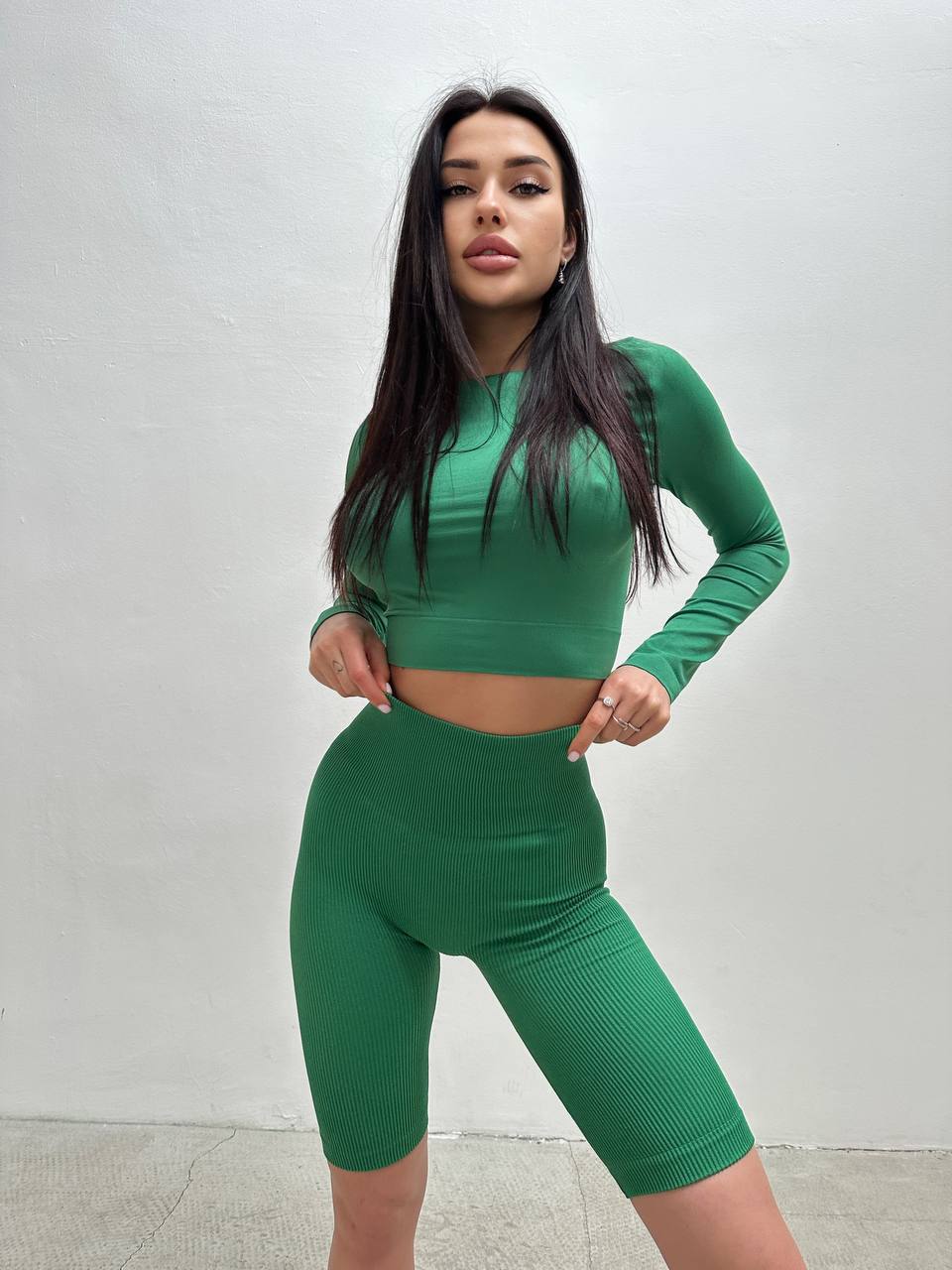 Seamless Cropped Long Sleeve Top in Green