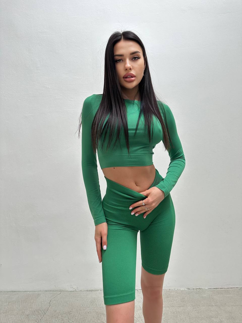 Seamless Cropped Long Sleeve Top in Green