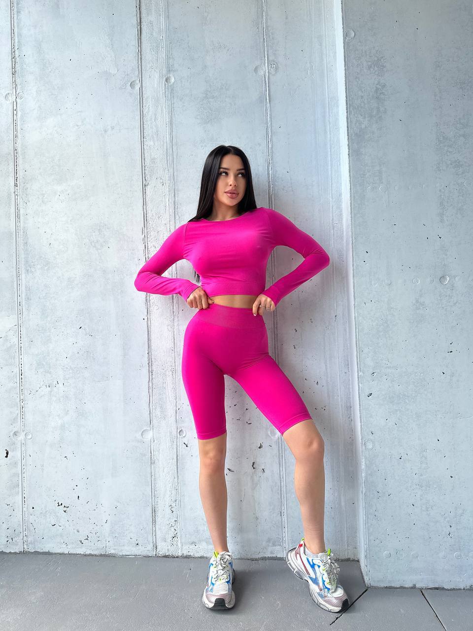 Seamless Cropped Long Sleeve Top in Fuchsia