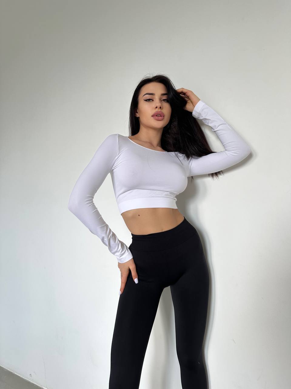 Seamless Cropped Long Sleeve Top in White