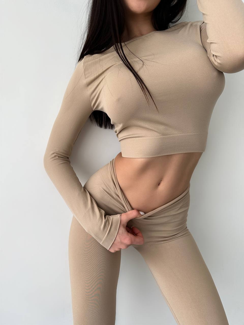 Seamless Cropped Long Sleeve Top in Beige