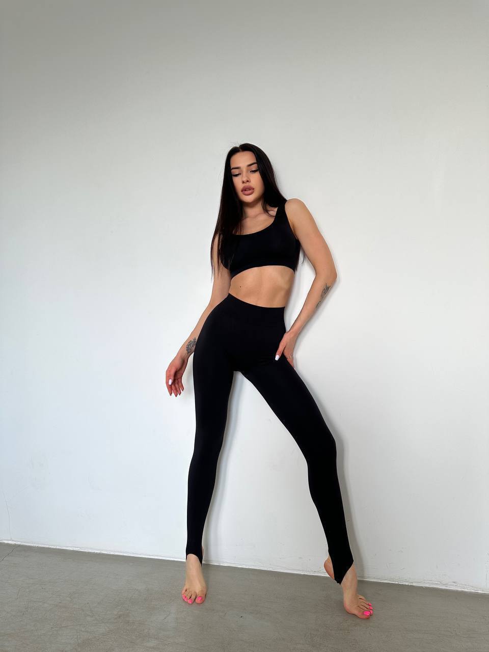 Seamless Stirrup Leggings in Black