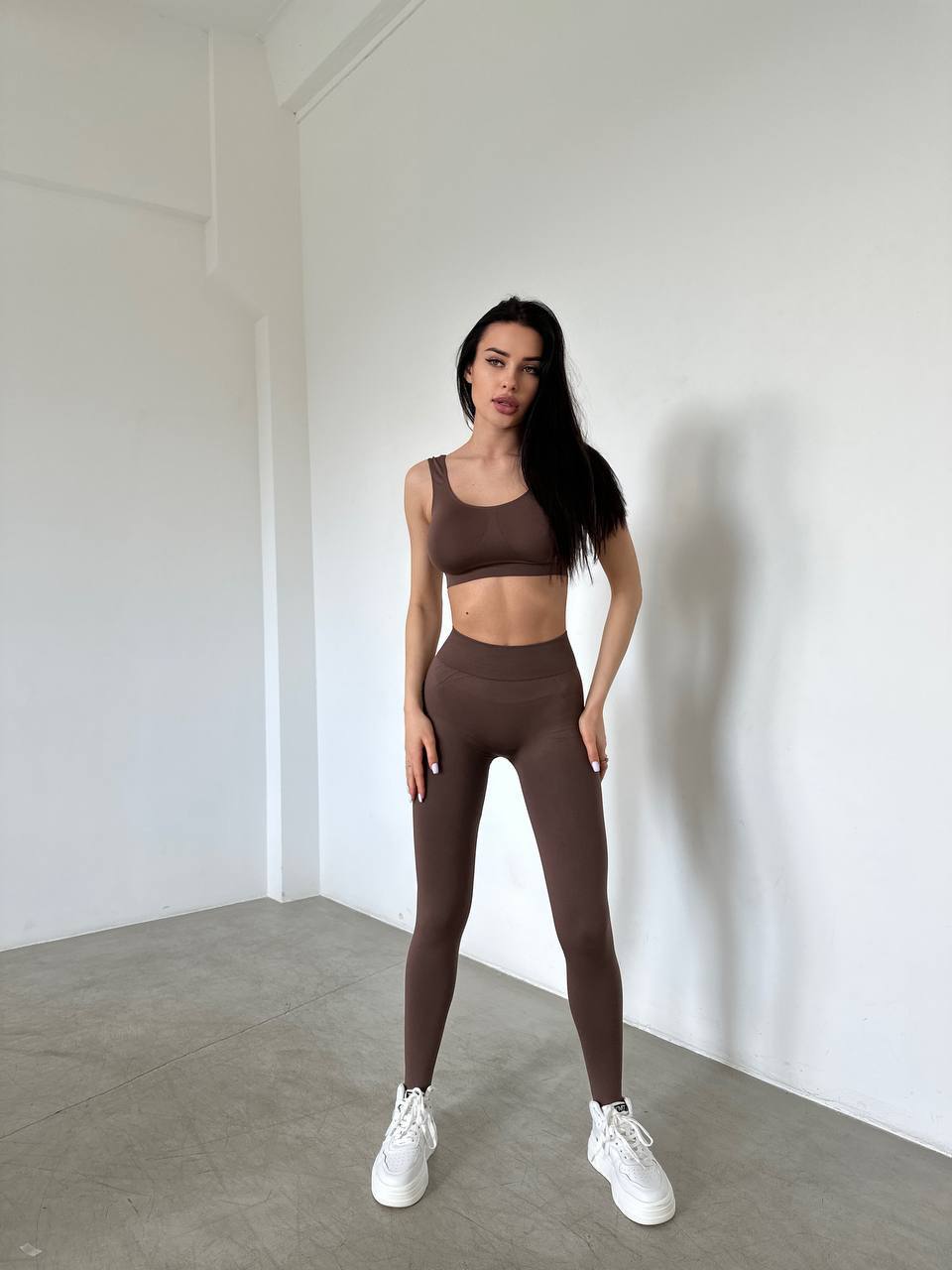 Seamless Stirrup Leggings in Brown