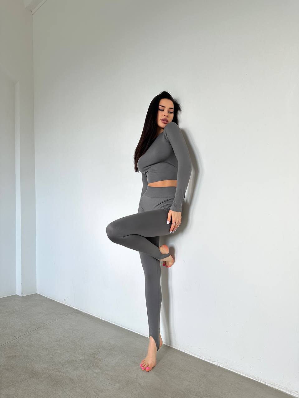 Seamless Stirrup Leggings in Dark Gray