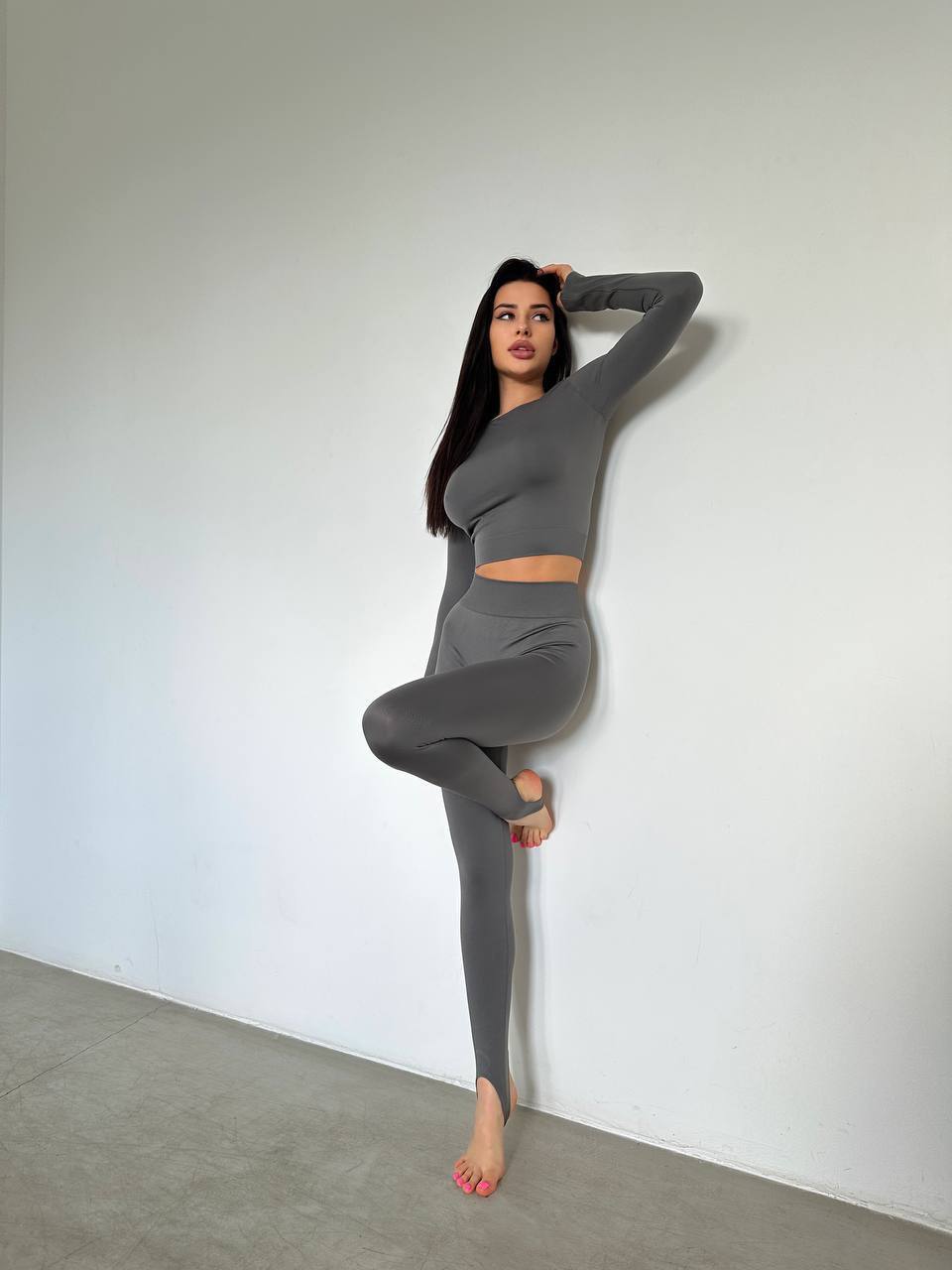 Seamless Stirrup Leggings in Dark Gray