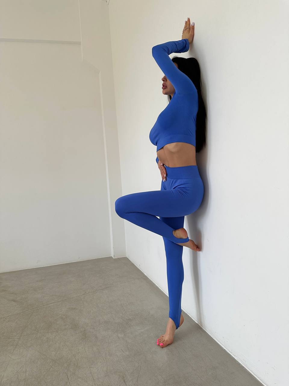 Seamless Stirrup Leggings in Electric Blue