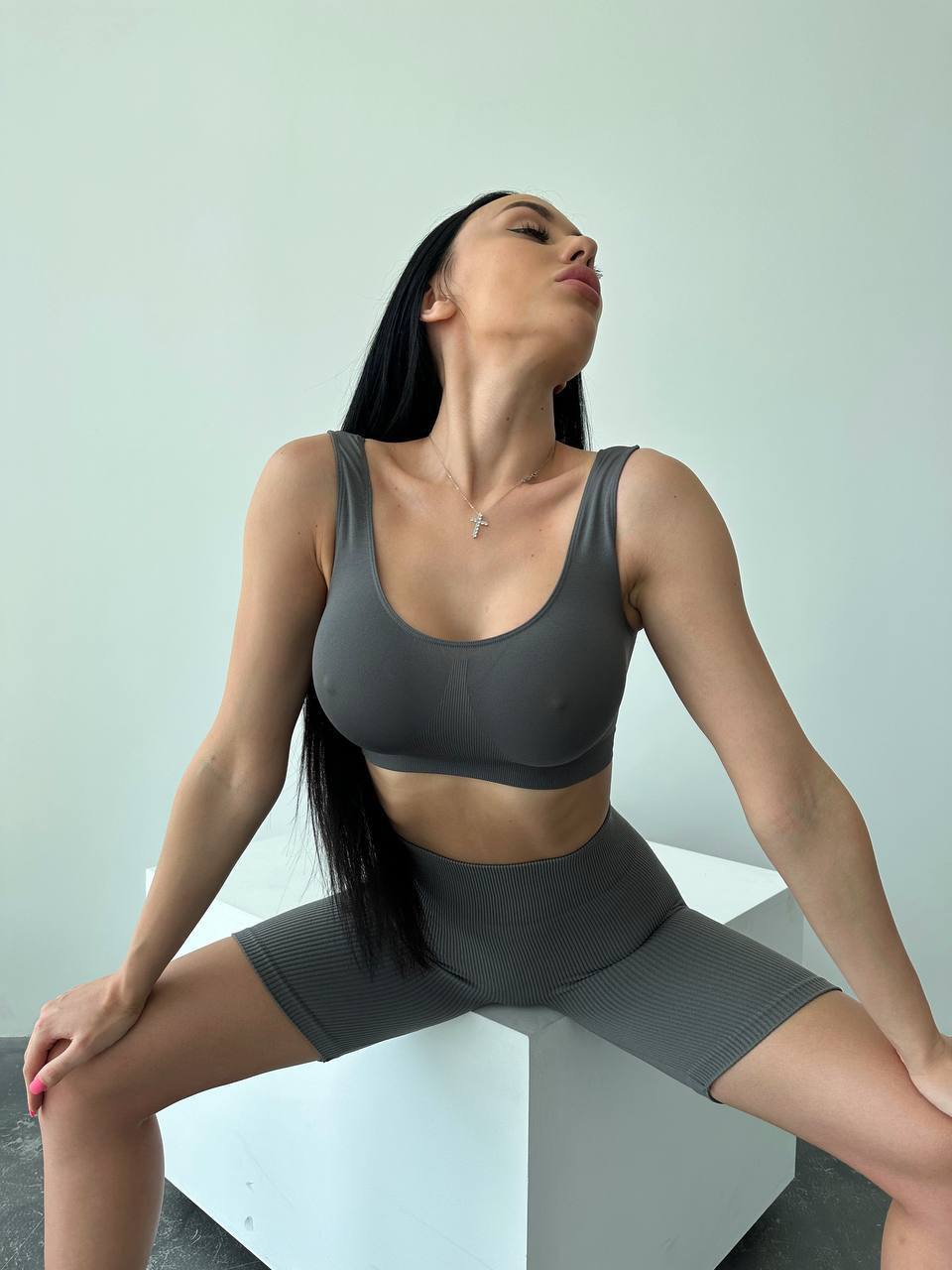 Seamless Wellness Bra in Dark Gray