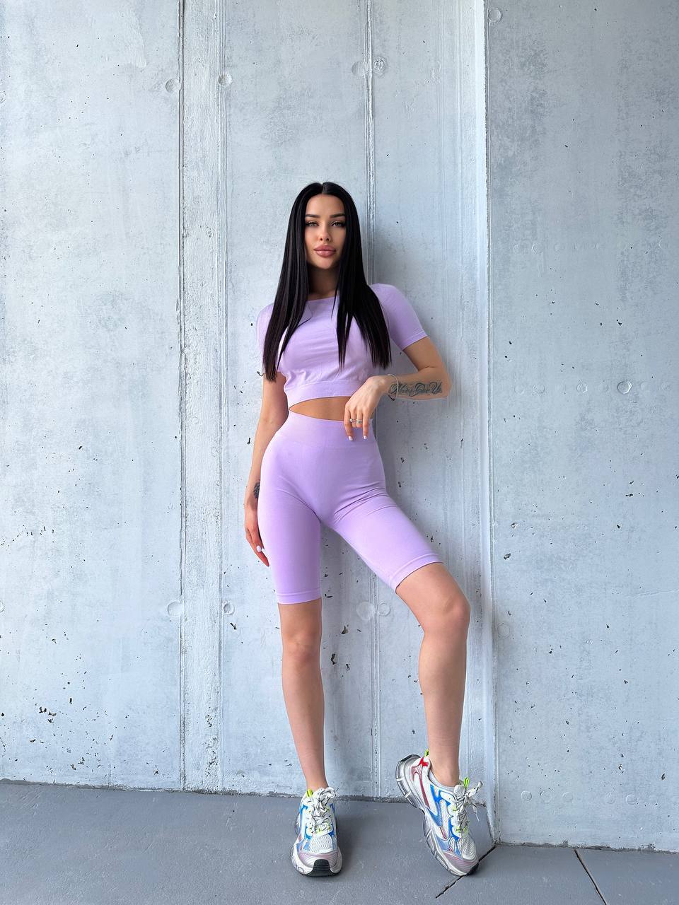 Seamless Above Knee Bike Shorts in Light Purple