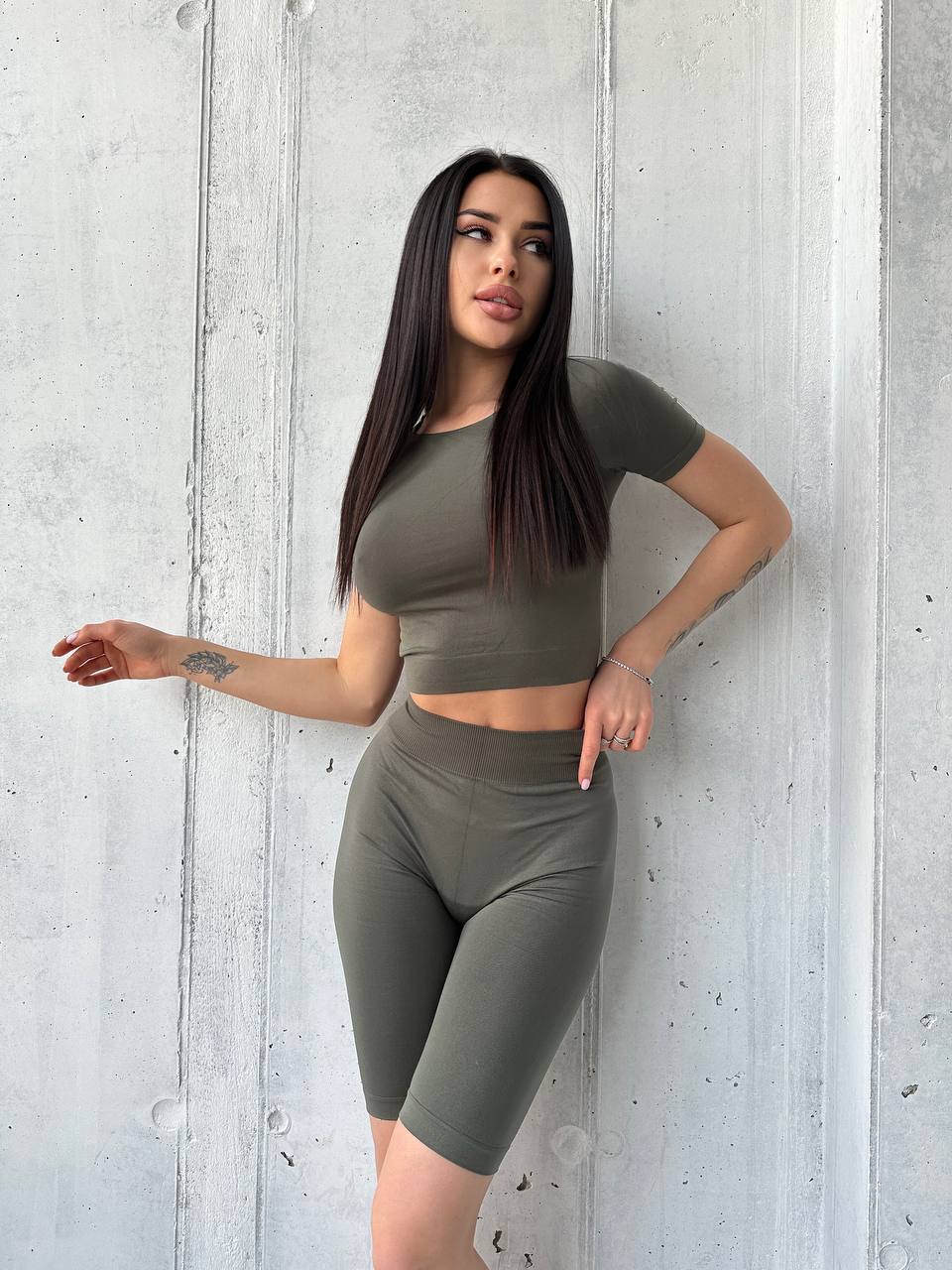 Seamless Cropped Short Sleeve Top in Khaki