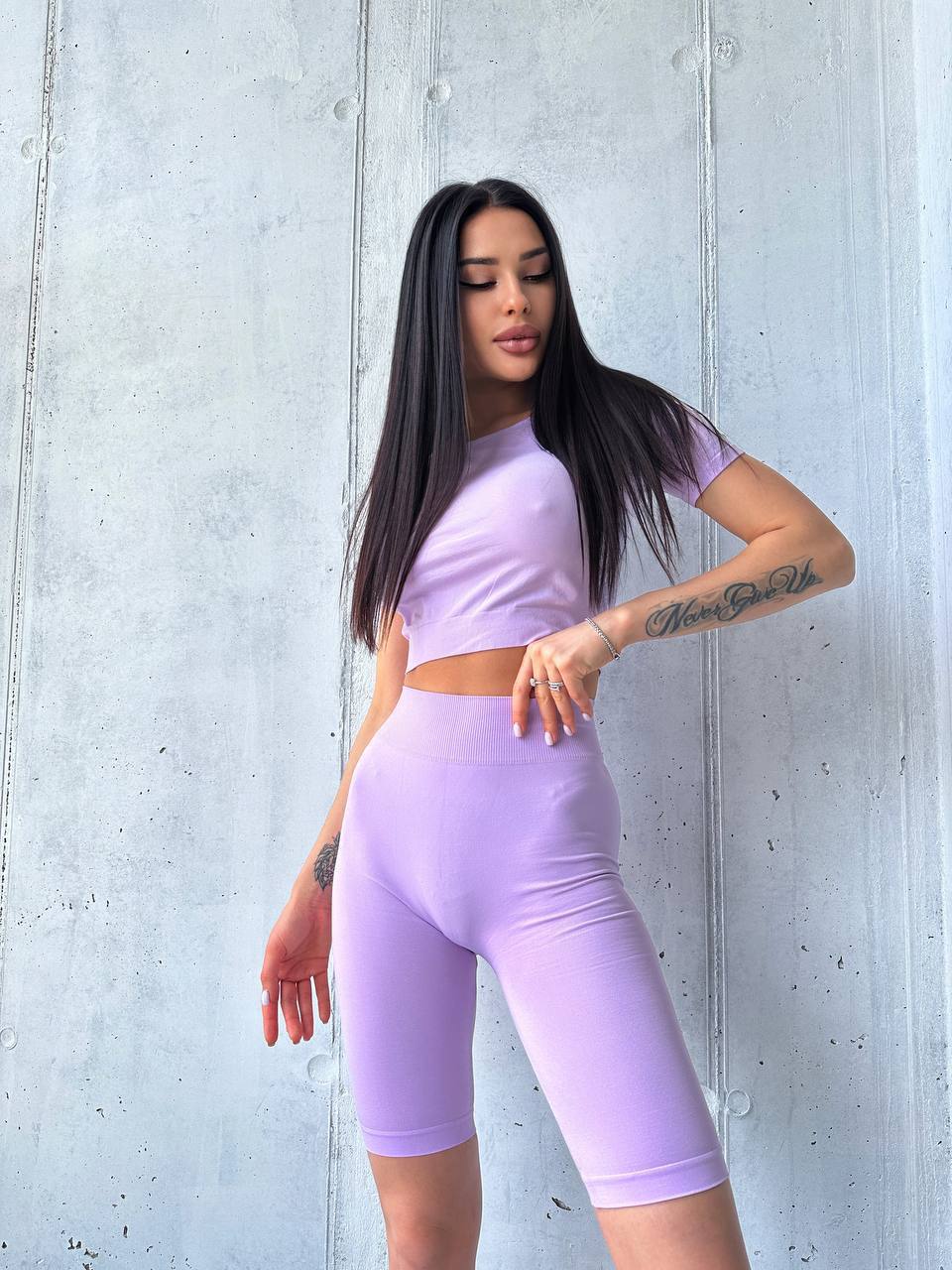 Seamless Cropped Short Sleeve Top in Light Purple