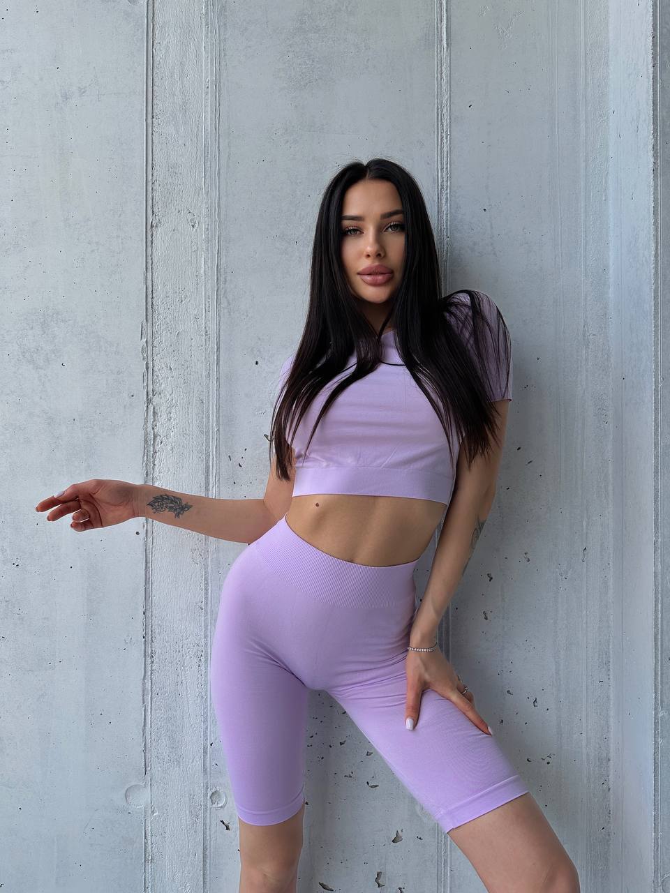 Seamless Cropped Short Sleeve Top in Light Purple