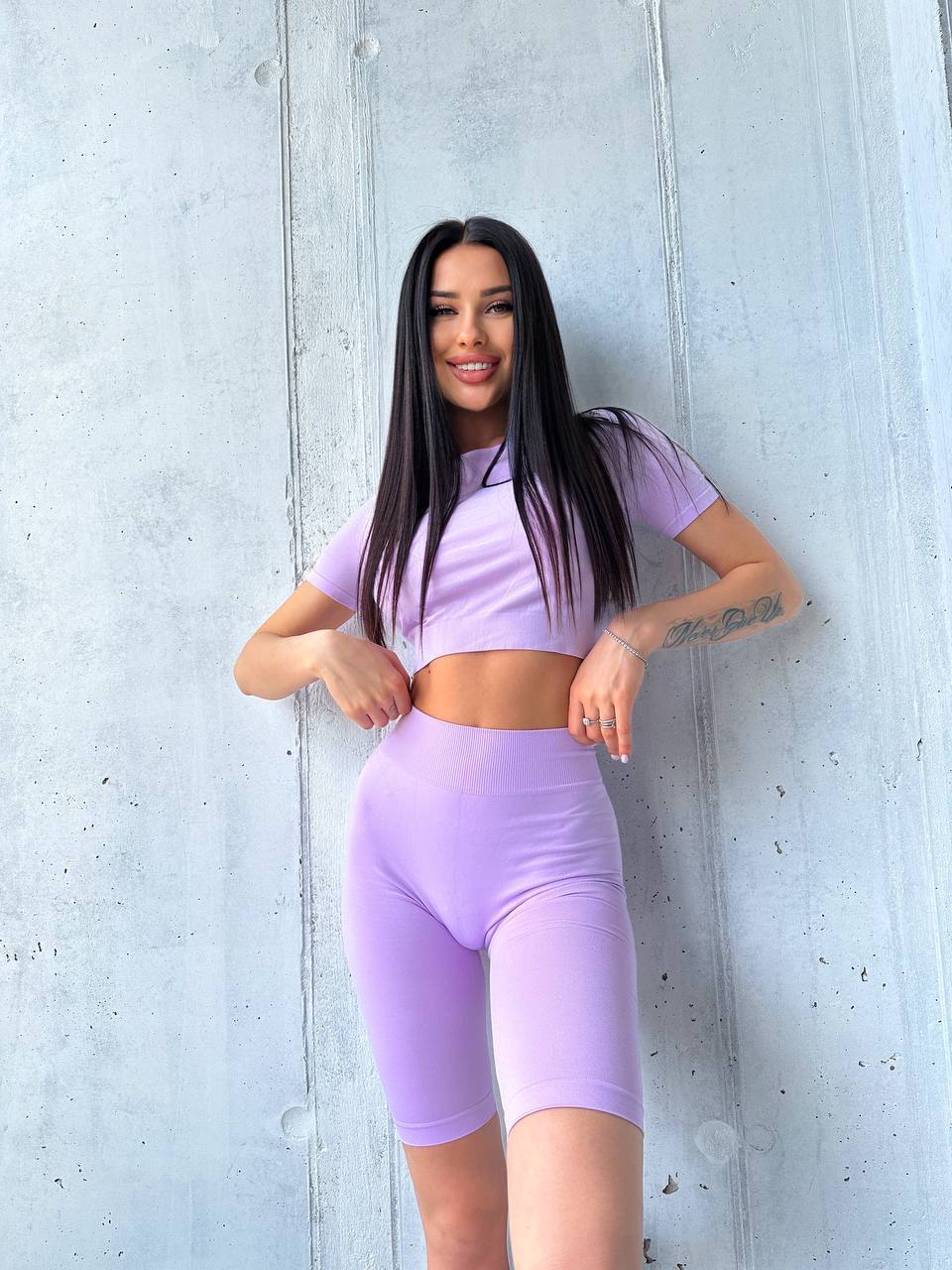 Seamless Cropped Short Sleeve Top in Light Purple