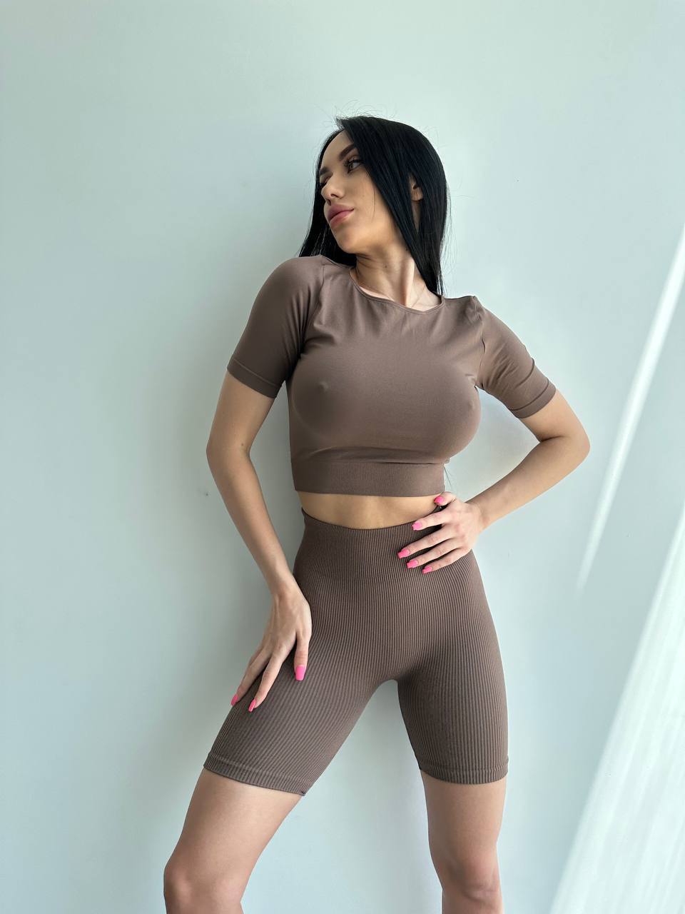 Seamless Ribbed Above Knee Bike Shorts in Brown