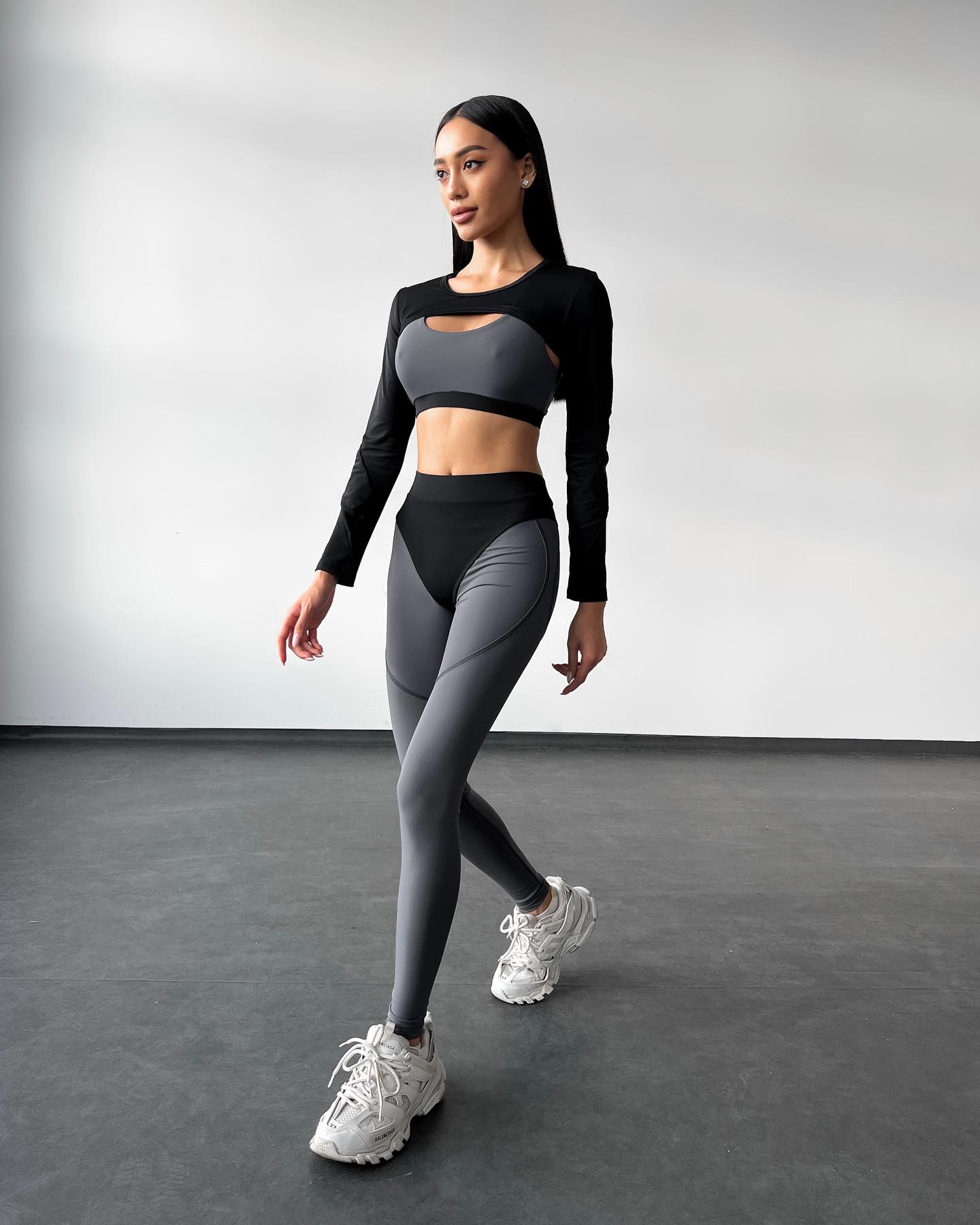 GalaxyX Push Up Contrast Contour Seam Leggings in Gray