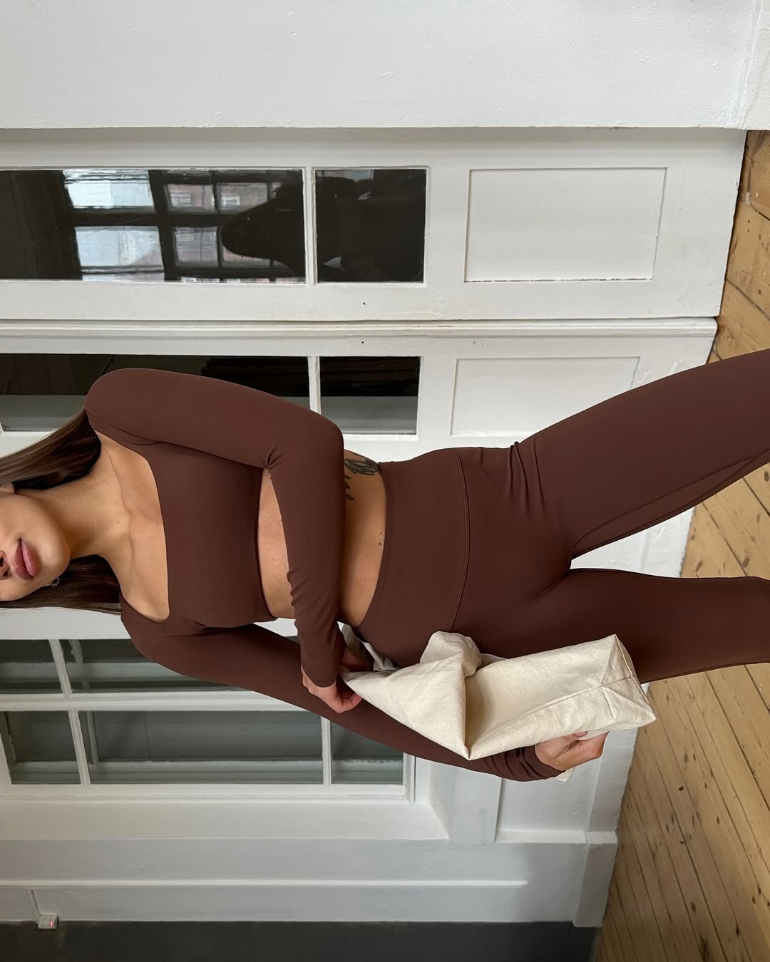 Pantera Long-Sleeve Crop Top & High-Waist Scrunch Flared Leggings in Brown
