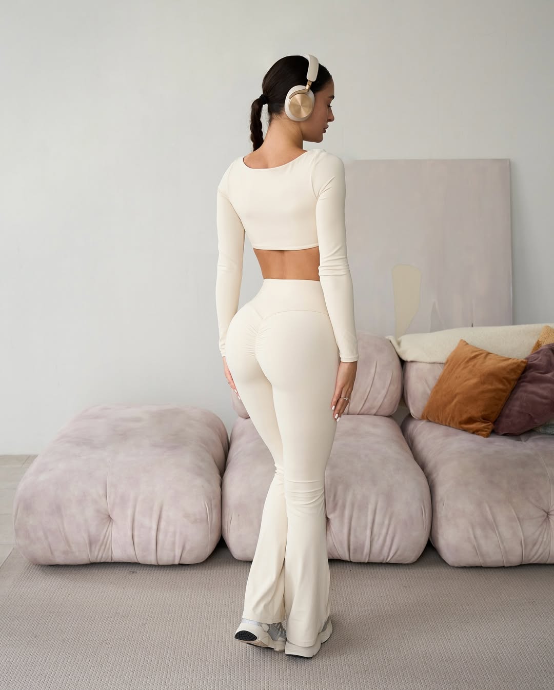 Pantera Long-Sleeve Crop Top & High-Waist Scrunch Flared Leggings in Ivory